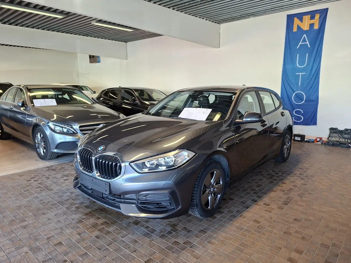 BMW 118 118iA NIEUW MODEL Grau - 1
