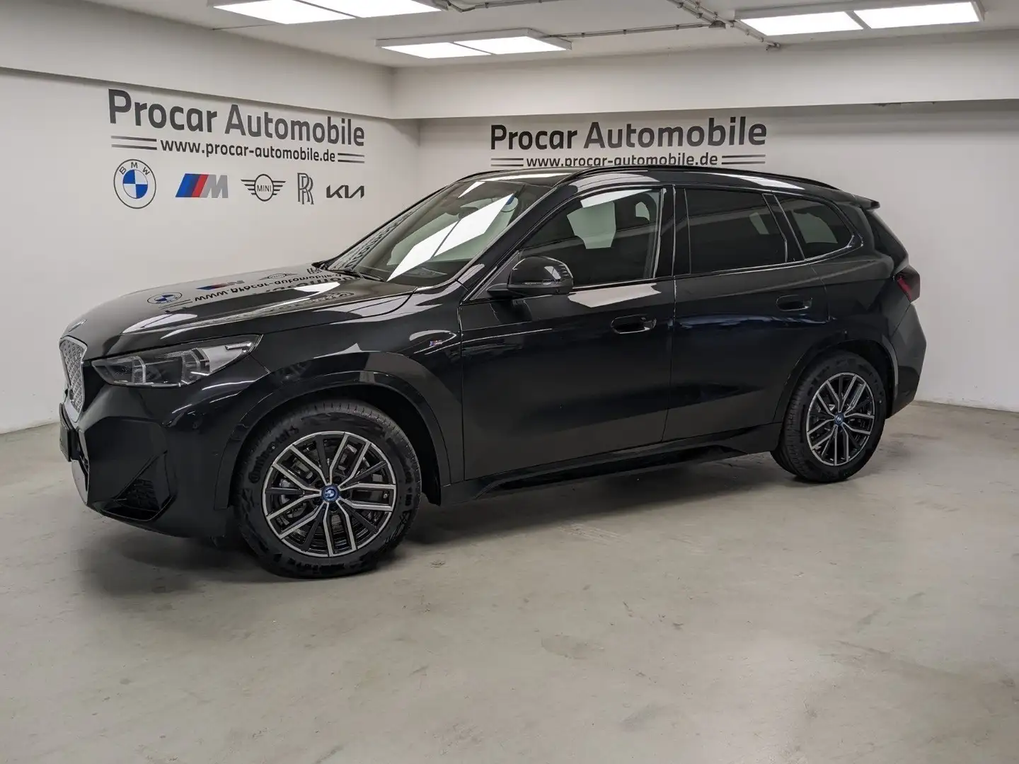 BMW iX1 xDrive30 M-Sportpaket / Innovationspaket / Comfort Schwarz - 2