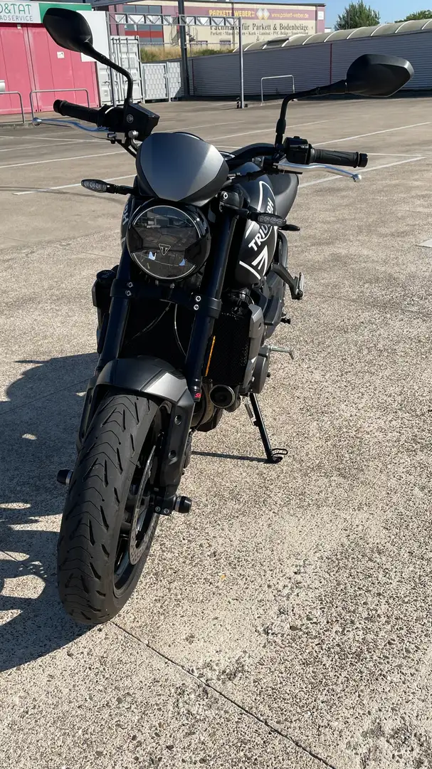 Triumph Trident 660 Matt Jet Black/Silver Ice Schwarz - 2