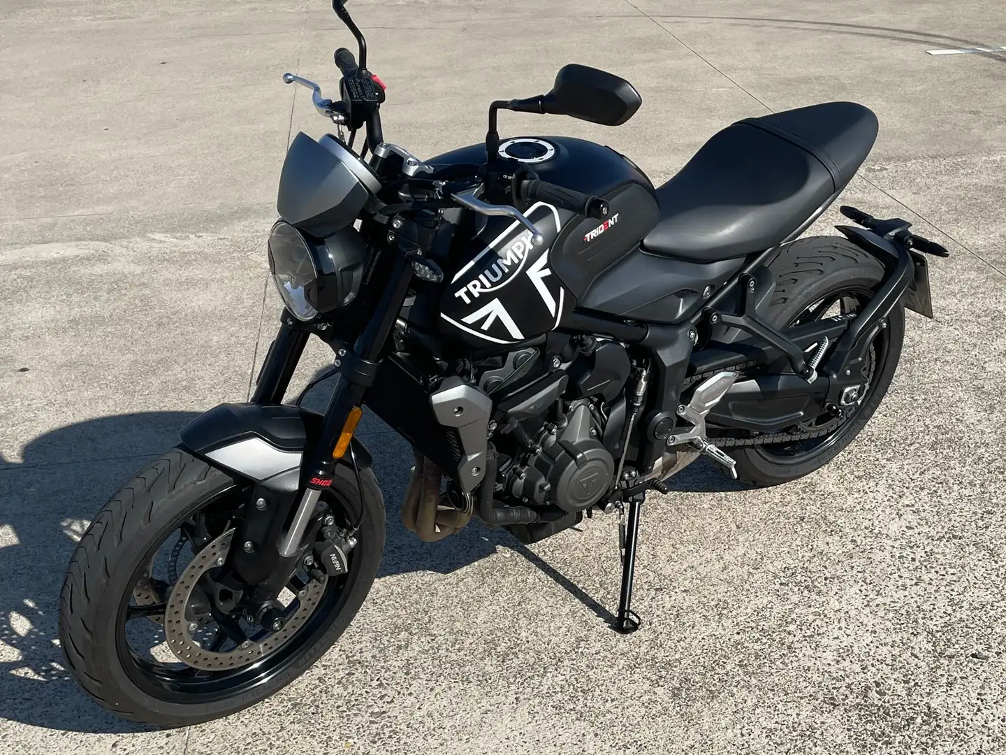 Triumph Trident 660 Matt Jet Black/Silver Ice Schwarz - 1
