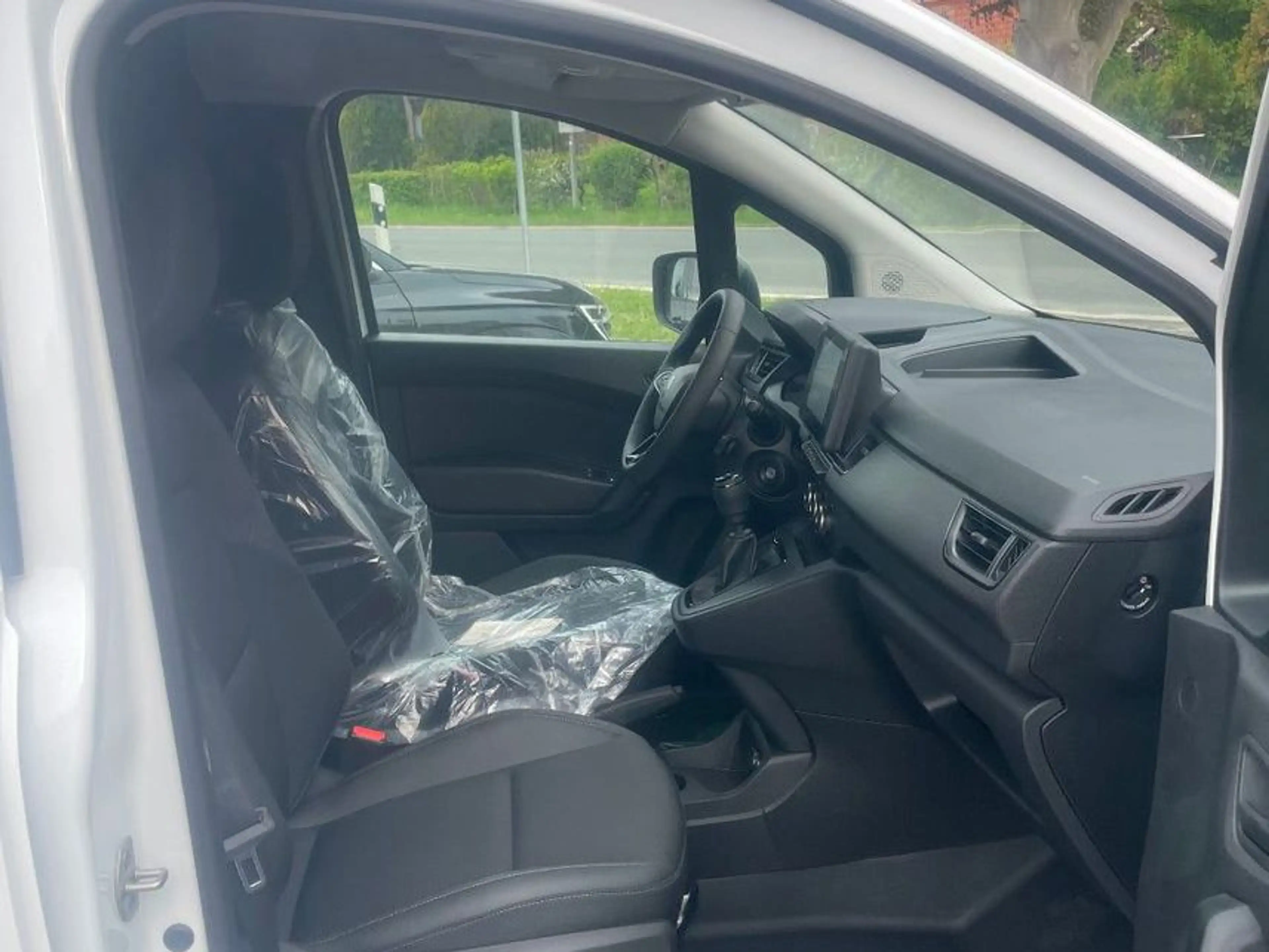 Renault Kangoo III Rapid L1H1 — photo 11