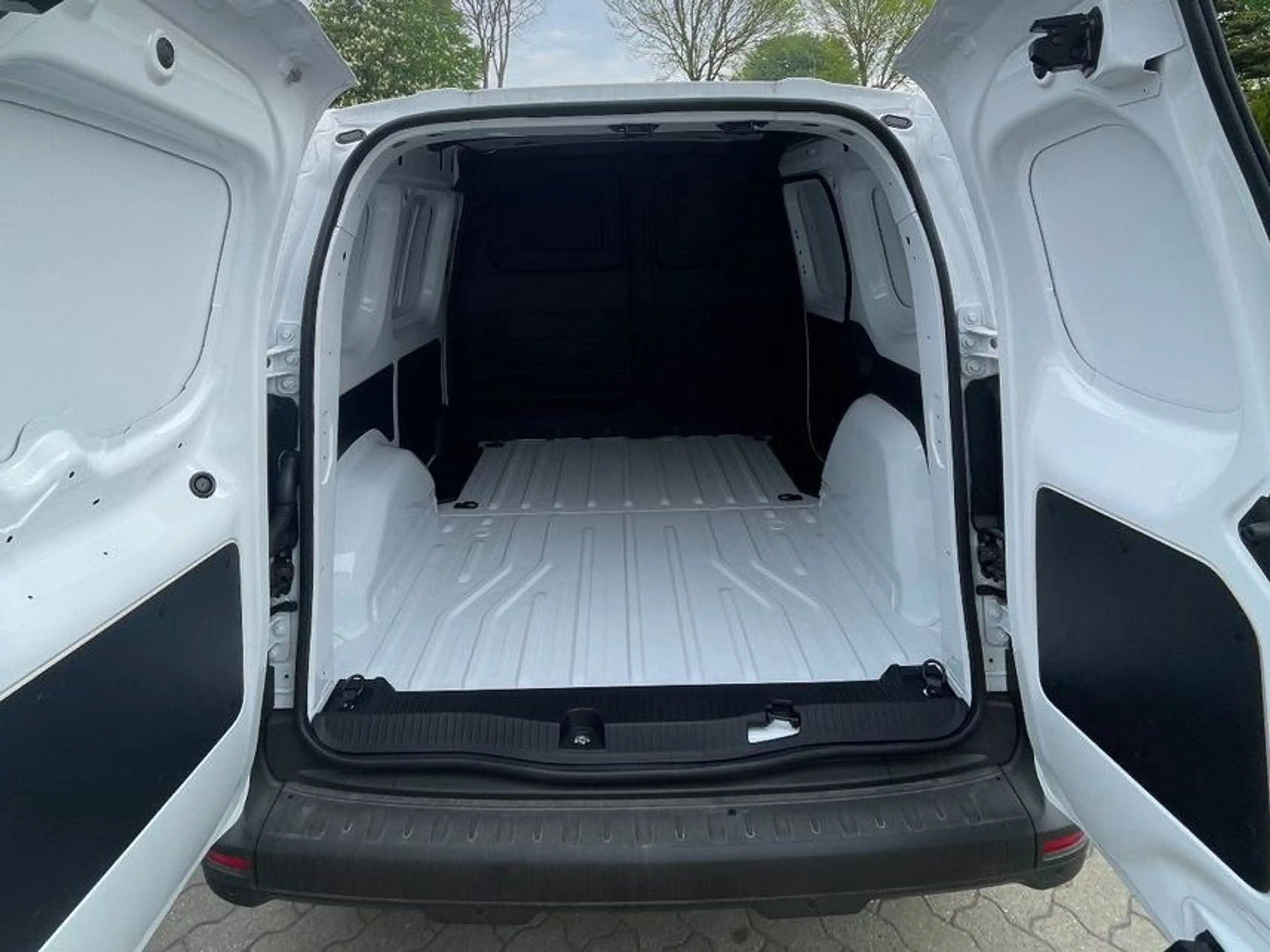 Renault Kangoo III Rapid L1H1 — photo 8