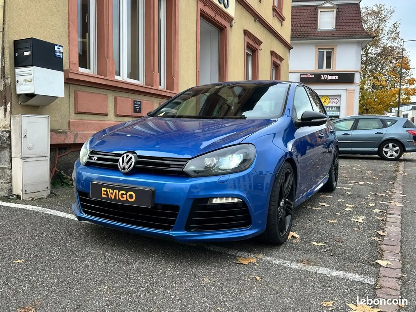 Volkswagen Golf 6 r-line-2.0 tsi 270ch-bva-ligne inox-garantie mois Blau - 2