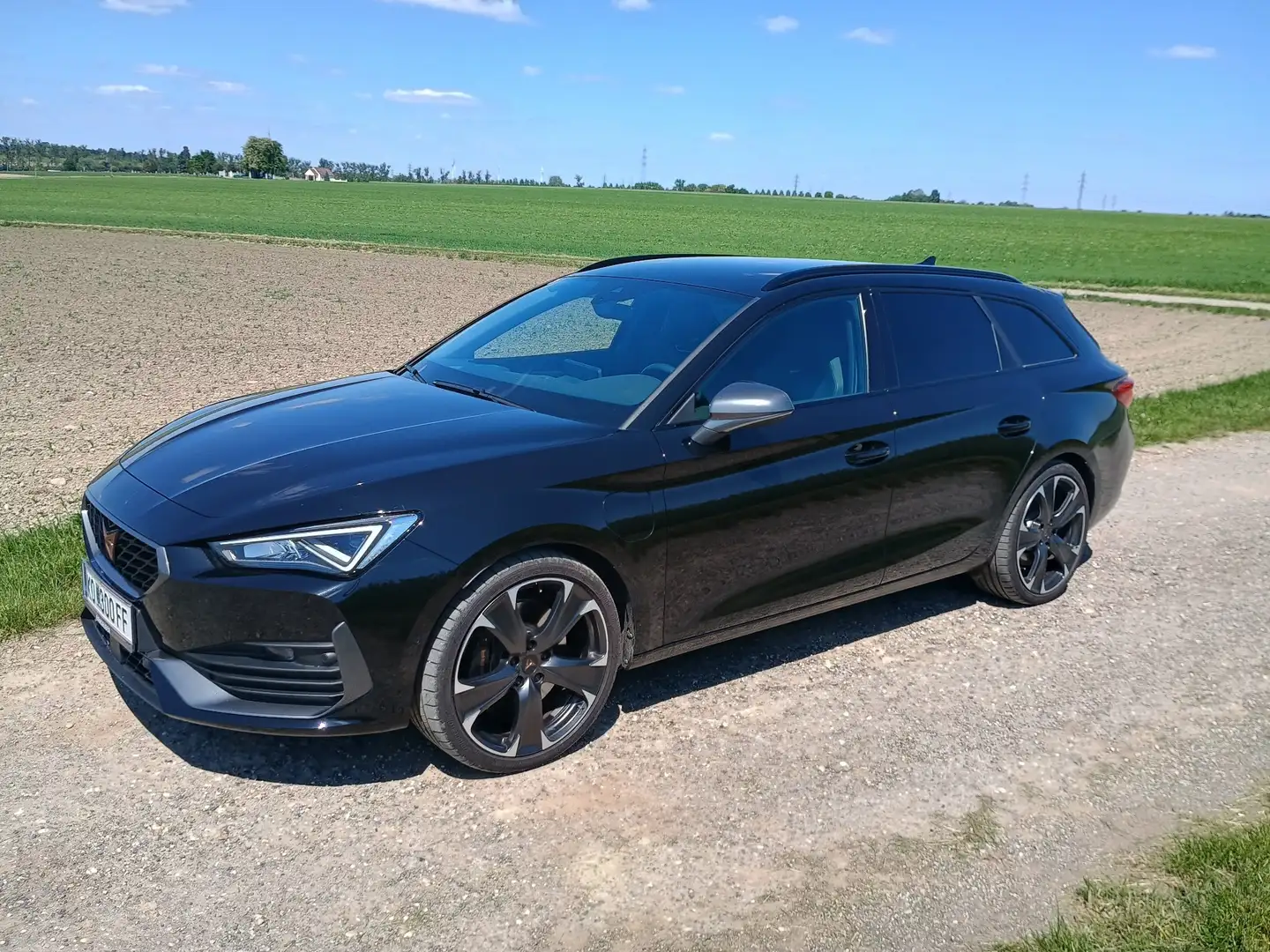 CUPRA Leon SP Kombi VZ 2,0 TSI 245 DSG Schwarz - 2