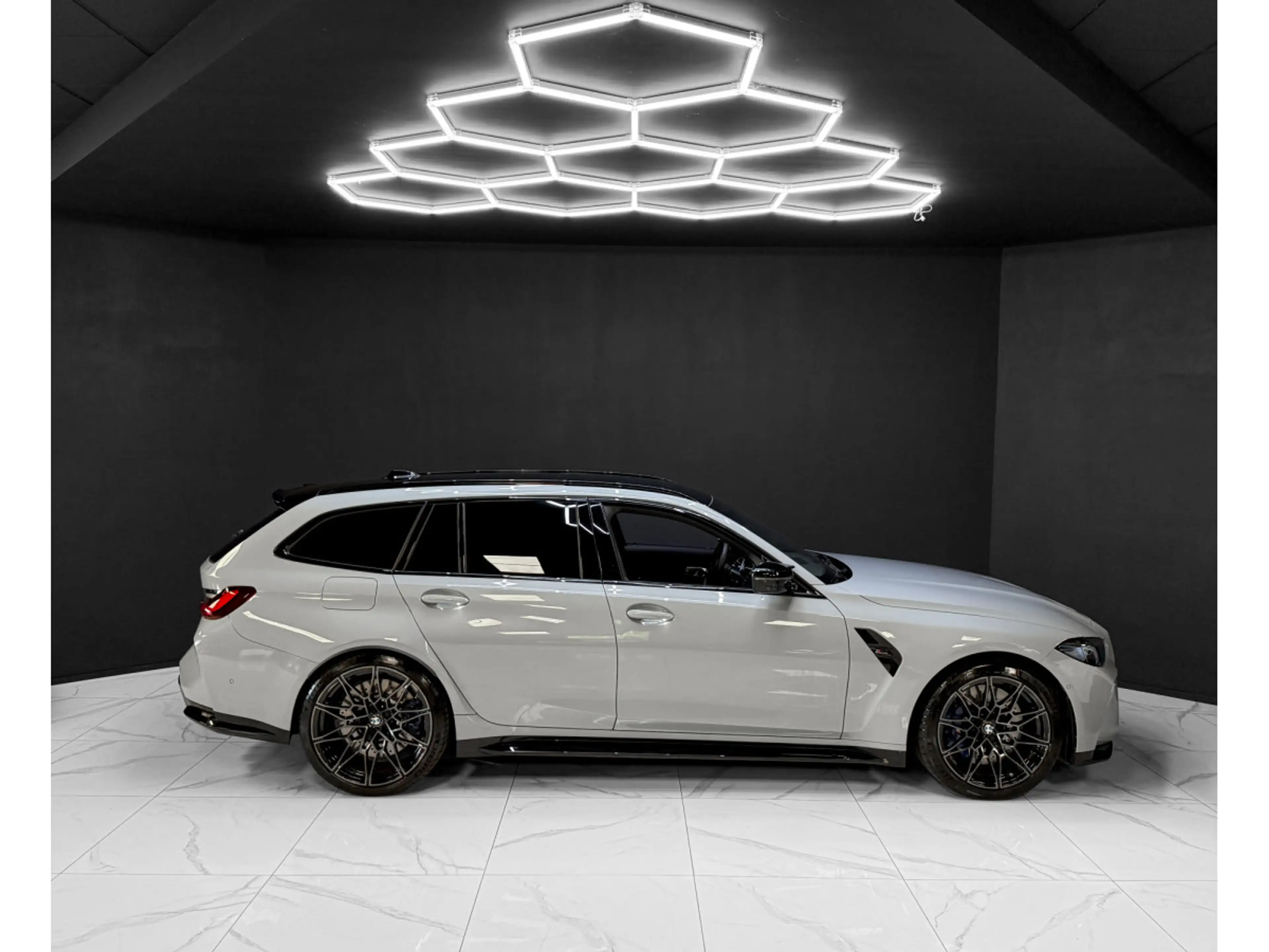 BMW M3 COMPETITION LCI TOURING XDRIVE — photo 6