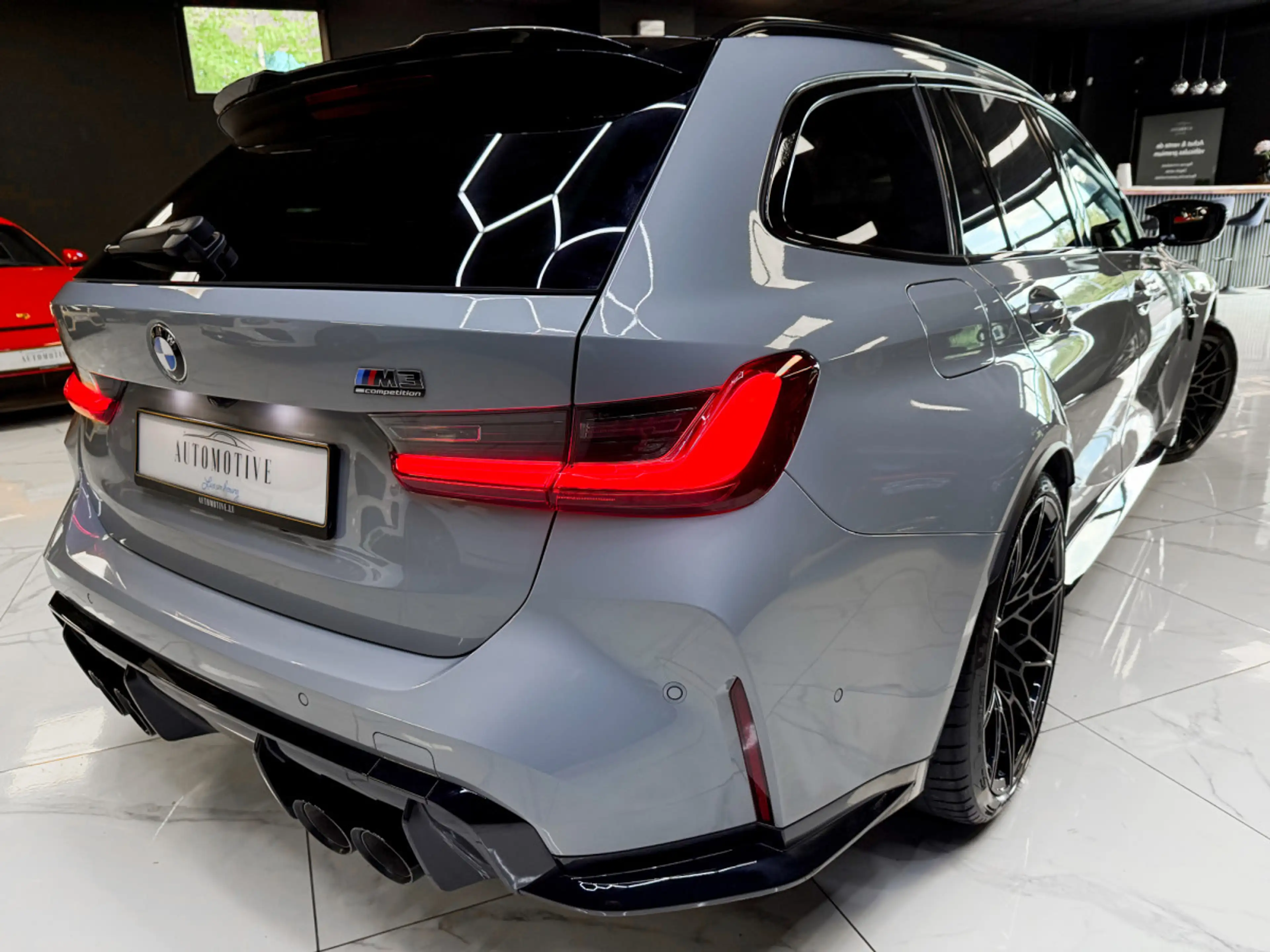 BMW M3 COMPETITION LCI TOURING XDRIVE — photo 10