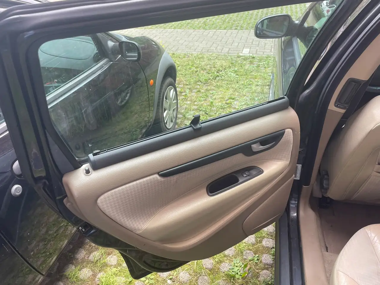 Volvo V70 2.4, foto 12
