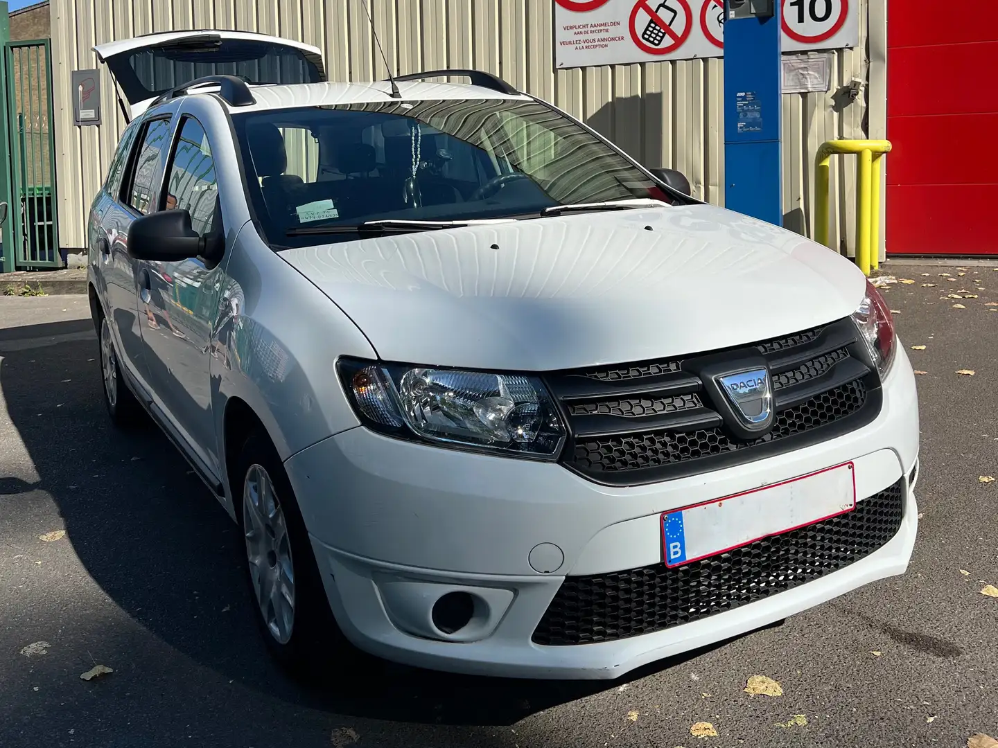 Dacia Logan Logan MCV 1.2i Logan Blanc - 1