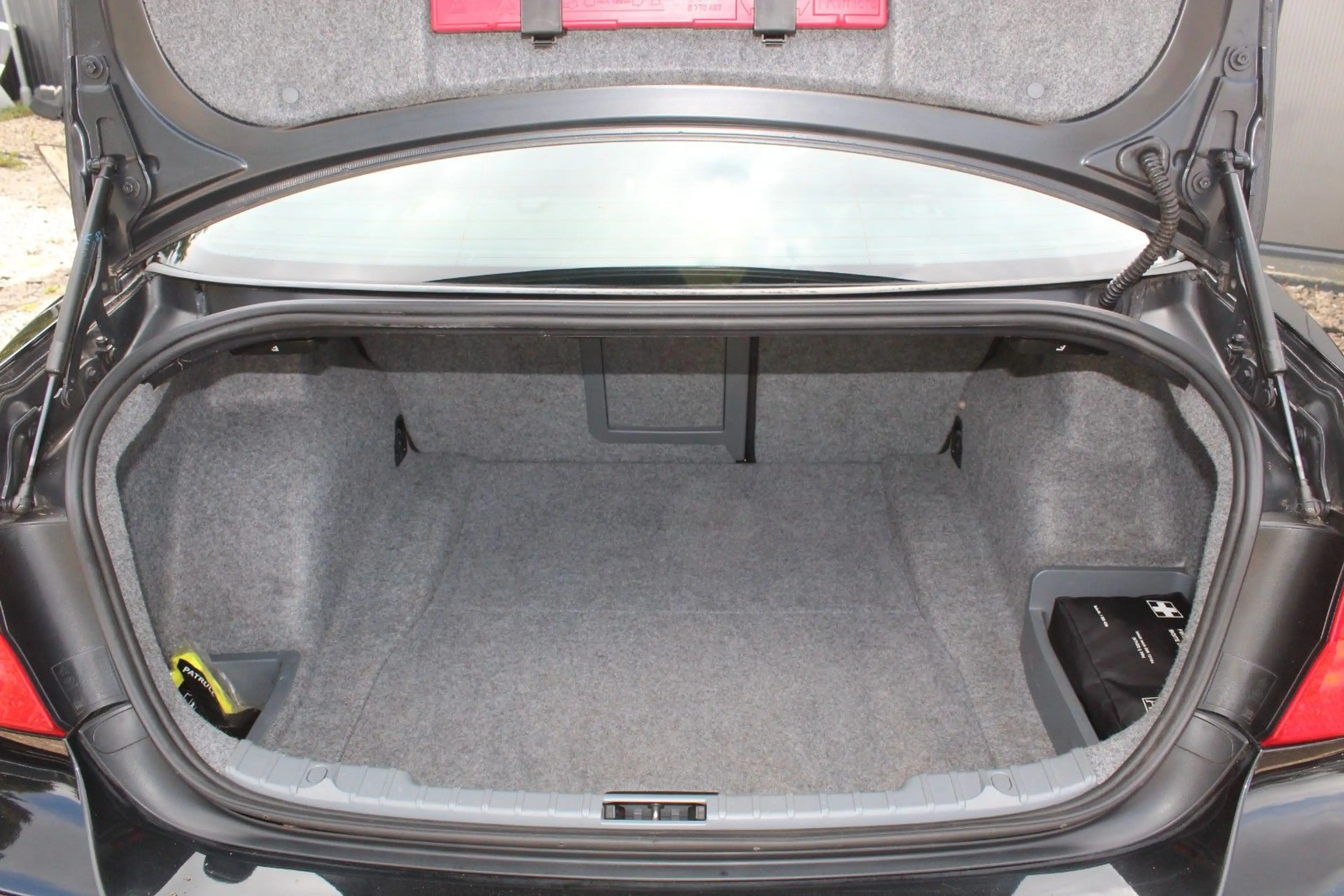 BMW 318 i AUT SPORTLINE KLIMA SIZTHEIZUNG XENON PDC — photo 29