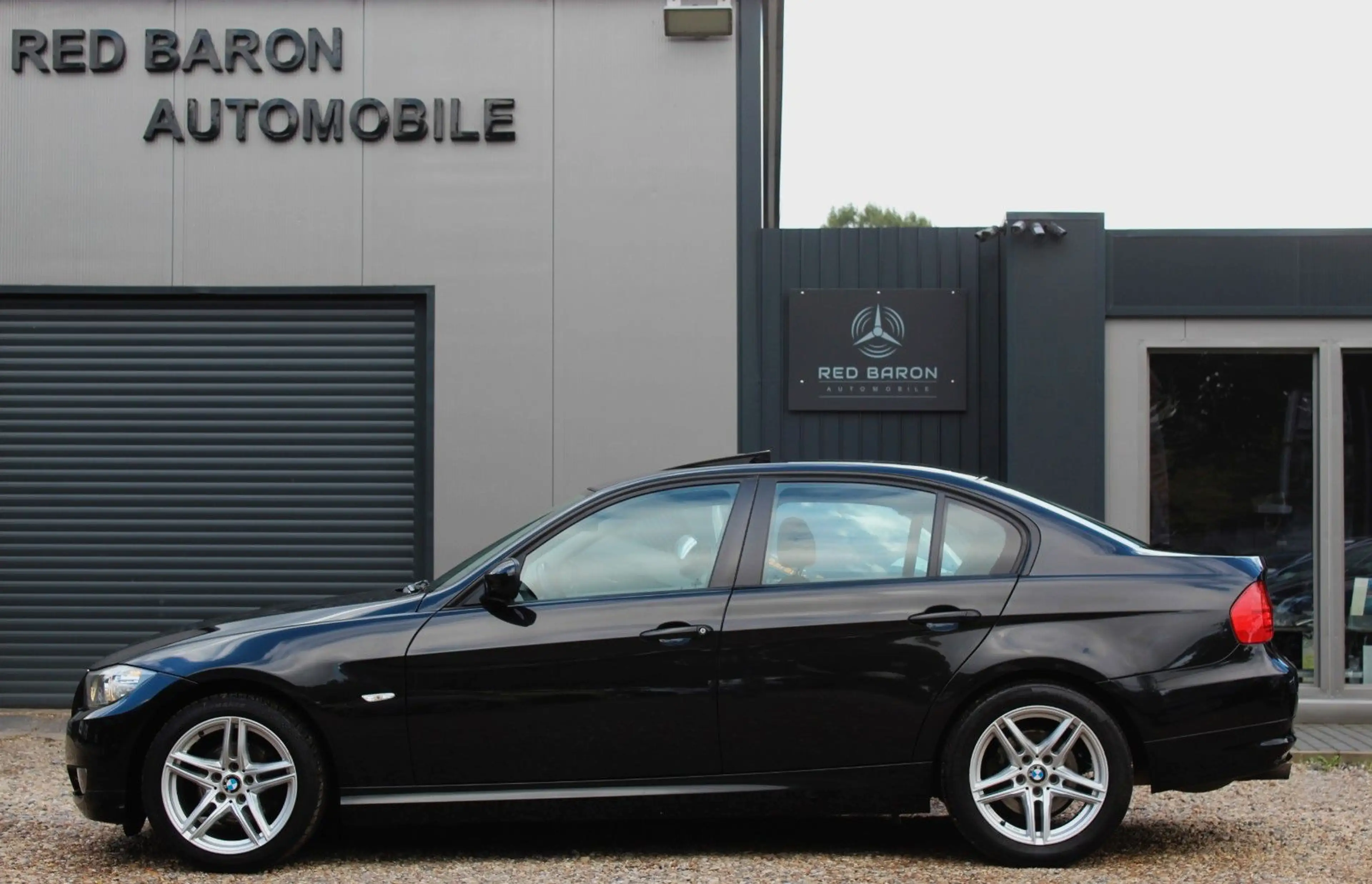 BMW 318 i AUT SPORTLINE KLIMA SIZTHEIZUNG XENON PDC — photo 8