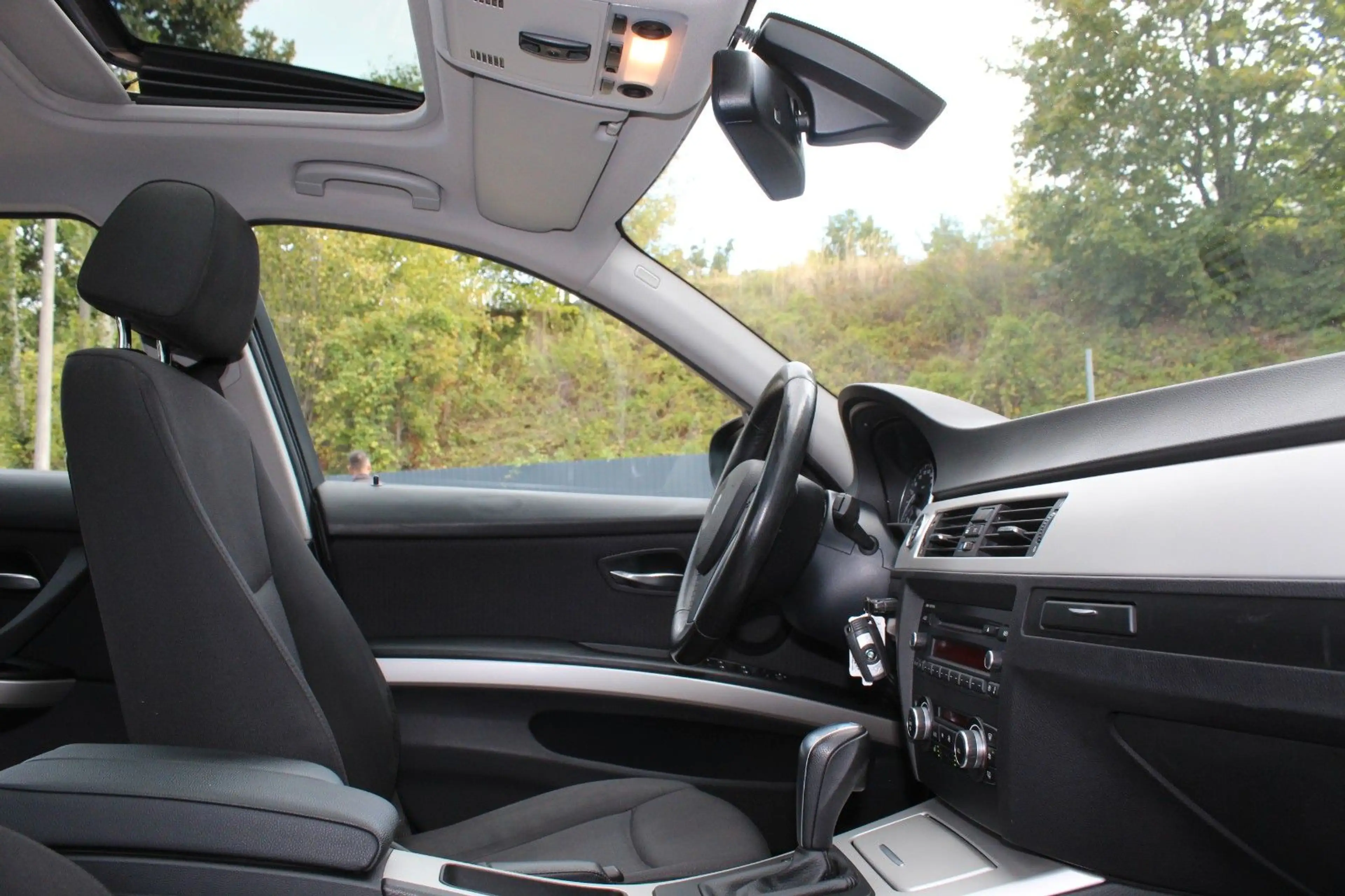BMW 318 i AUT SPORTLINE KLIMA SIZTHEIZUNG XENON PDC — photo 20