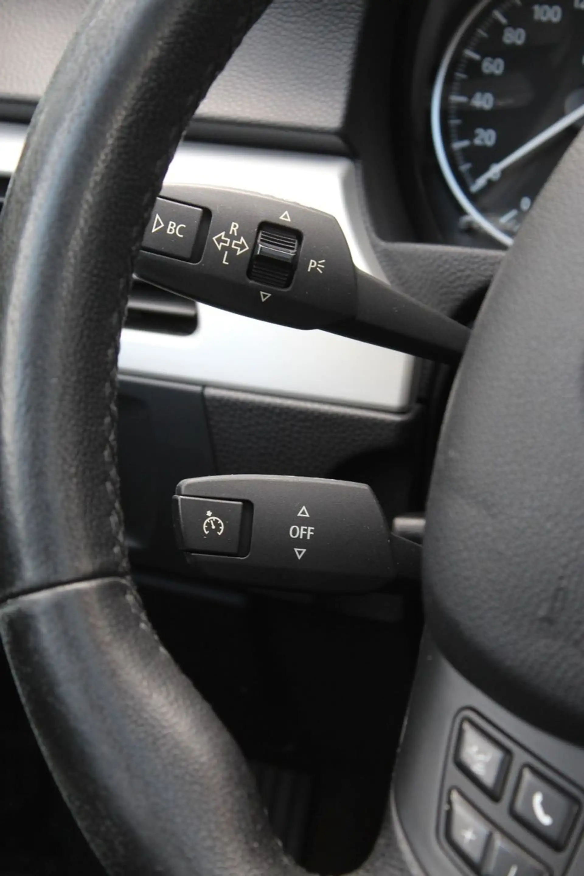BMW 318 i AUT SPORTLINE KLIMA SIZTHEIZUNG XENON PDC — photo 27