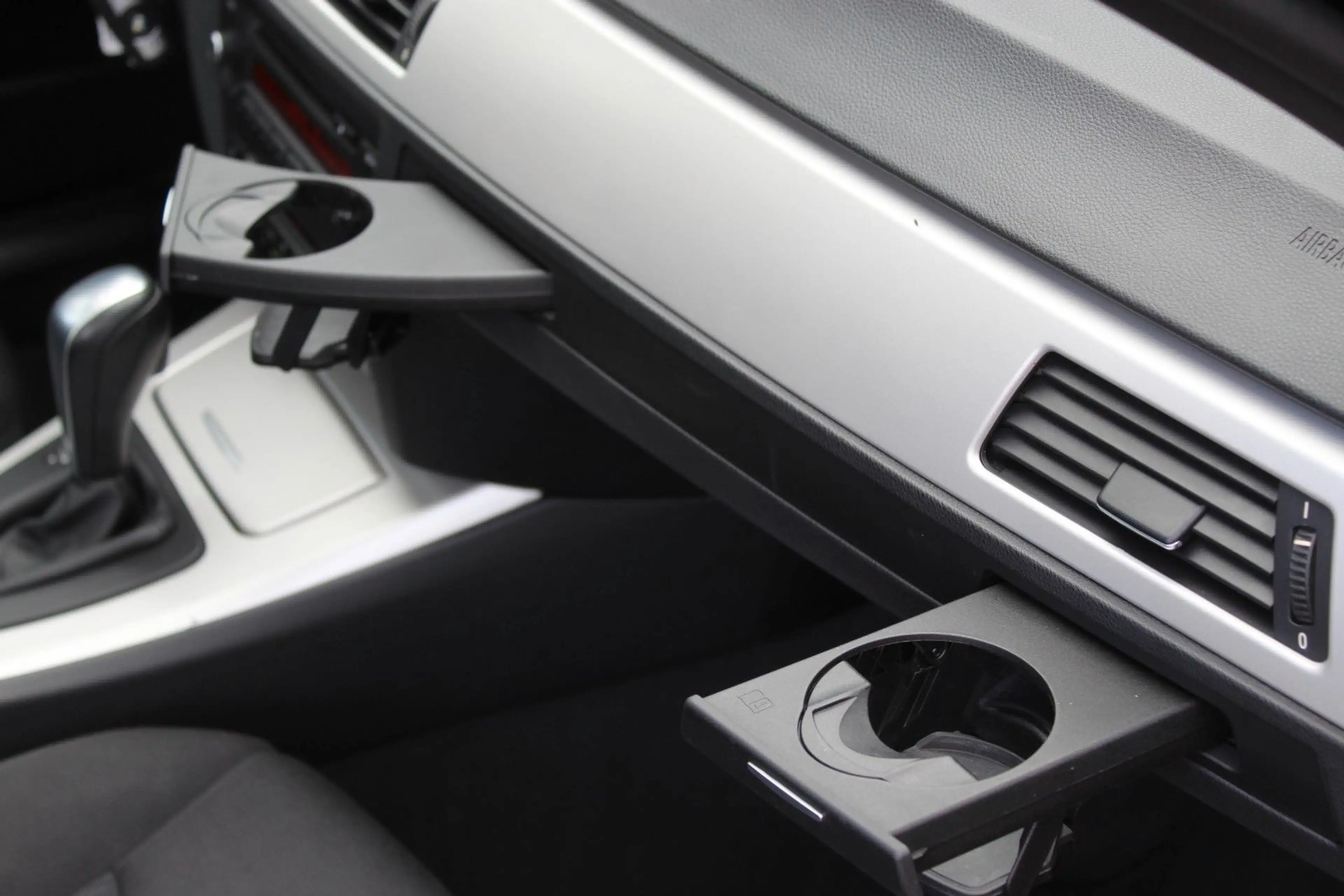 BMW 318 i AUT SPORTLINE KLIMA SIZTHEIZUNG XENON PDC — photo 26