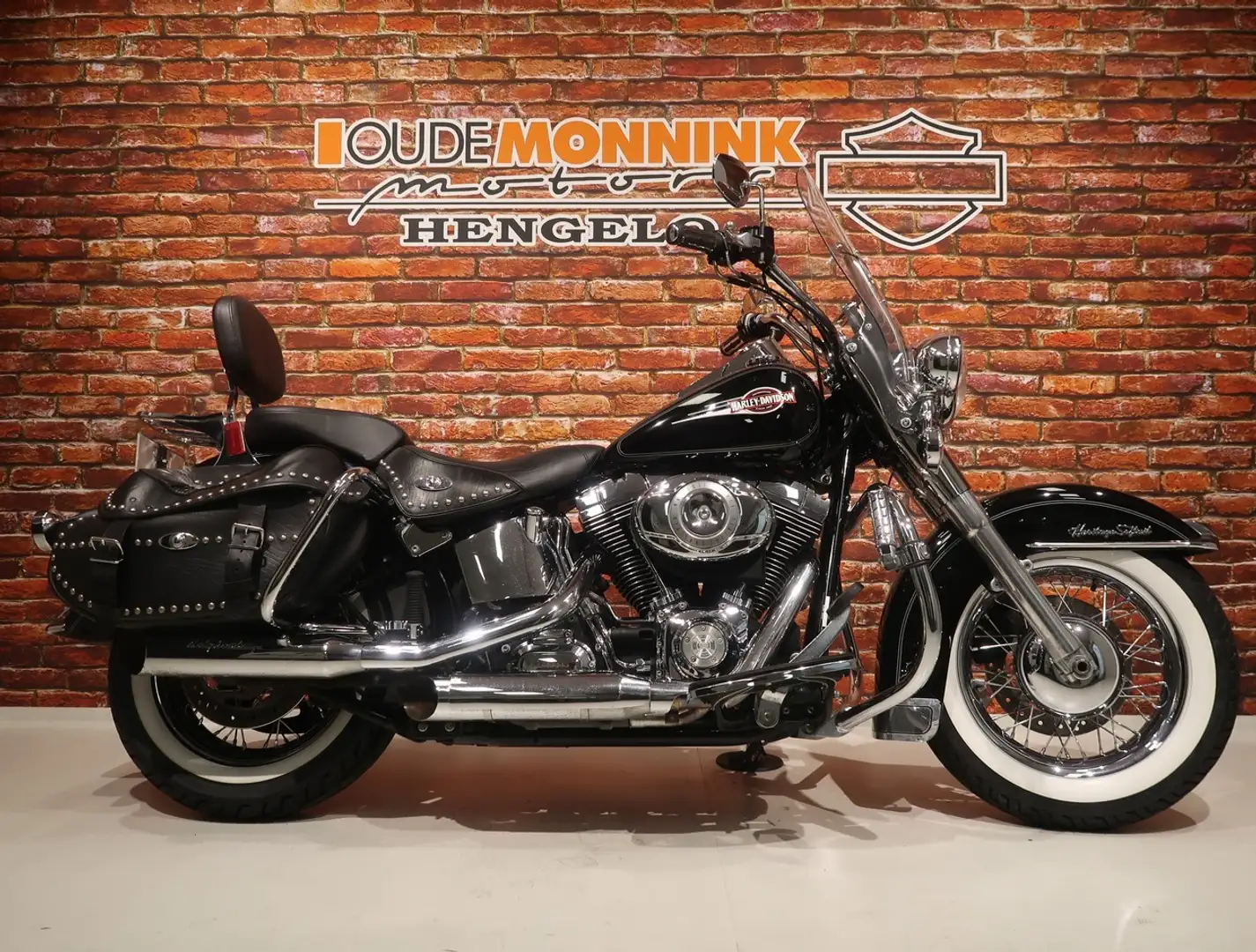 Harley-Davidson Heritage FLSTC Classic 1580 Negru - 1