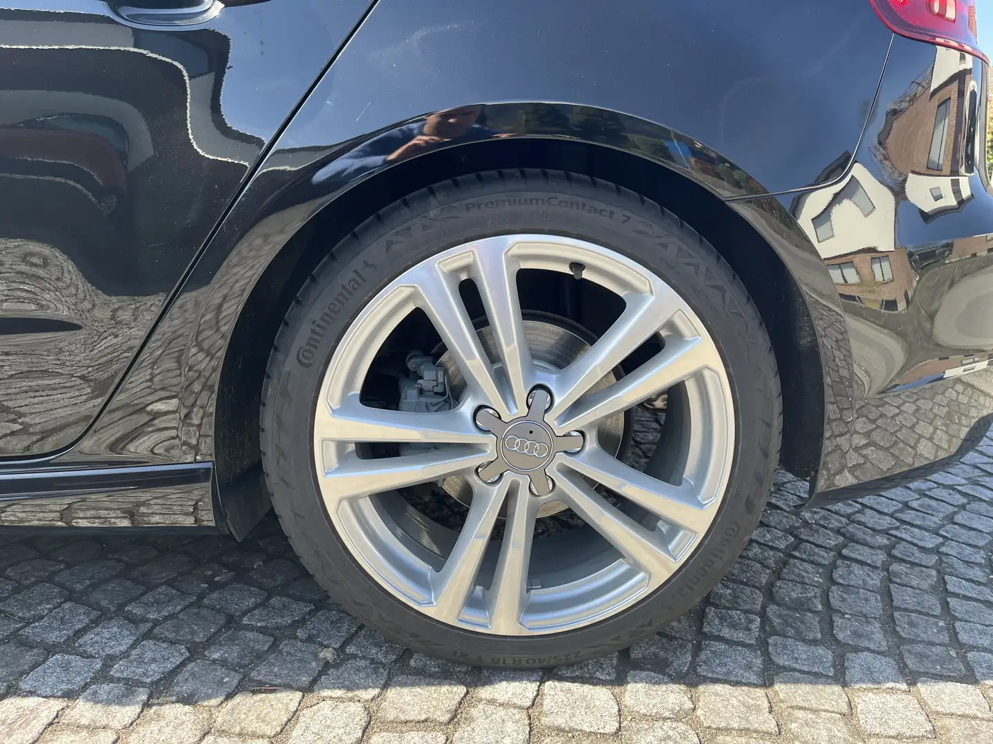 Audi A3 S-Line Schwarz - 2