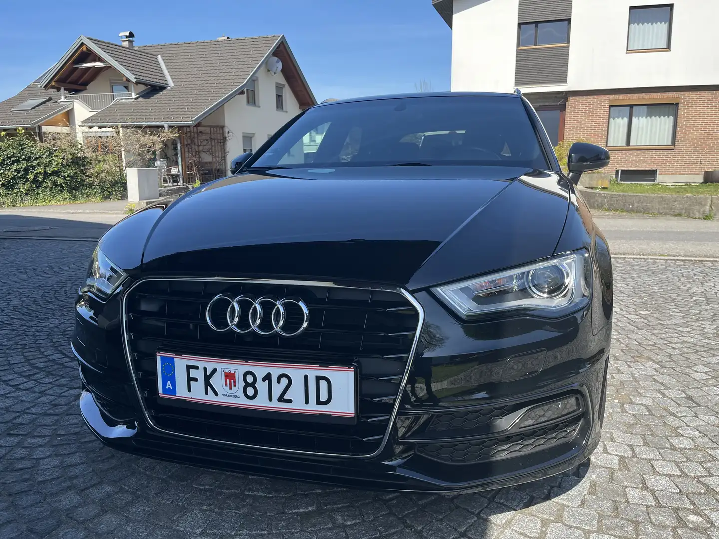 Audi A3 S-Line Schwarz - 1