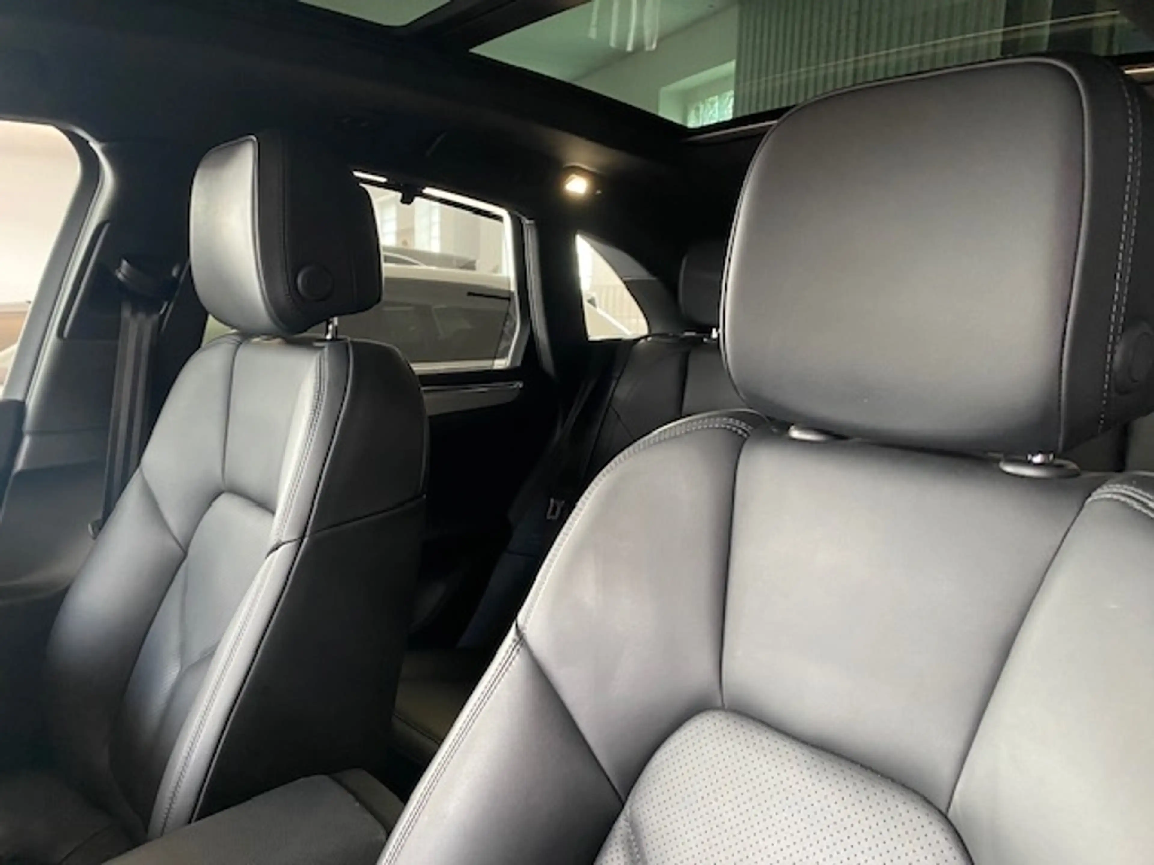 Porsche Macan S Pano Kamera elektr.AHK AD Memory Sitze Navi Lede — photo 10