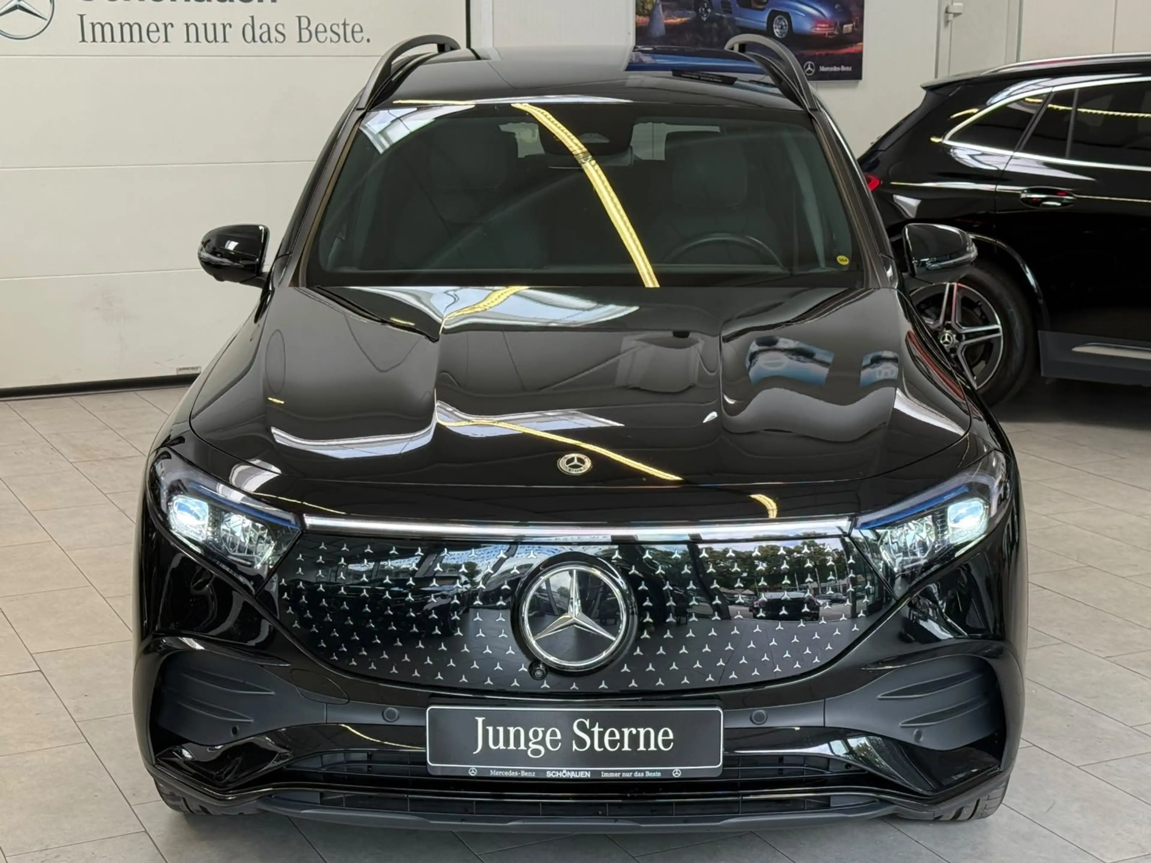Mercedes-Benz EQB 350 4M AMG PREM.+20"+BURMES+LEDER+AHK+SIDEBG — photo 2