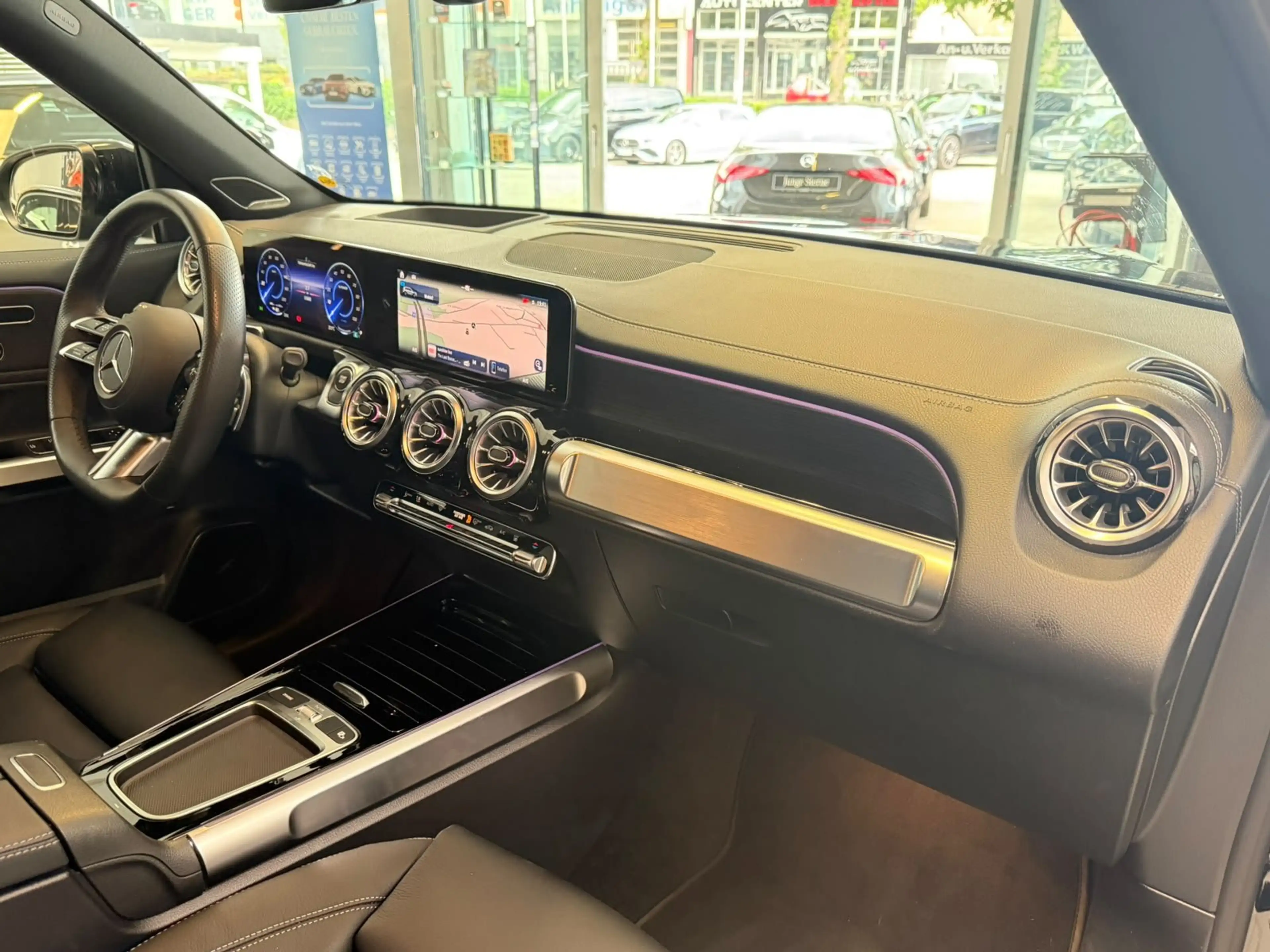 Mercedes-Benz EQB 350 4M AMG PREM.+20"+BURMES+LEDER+AHK+SIDEBG — photo 13