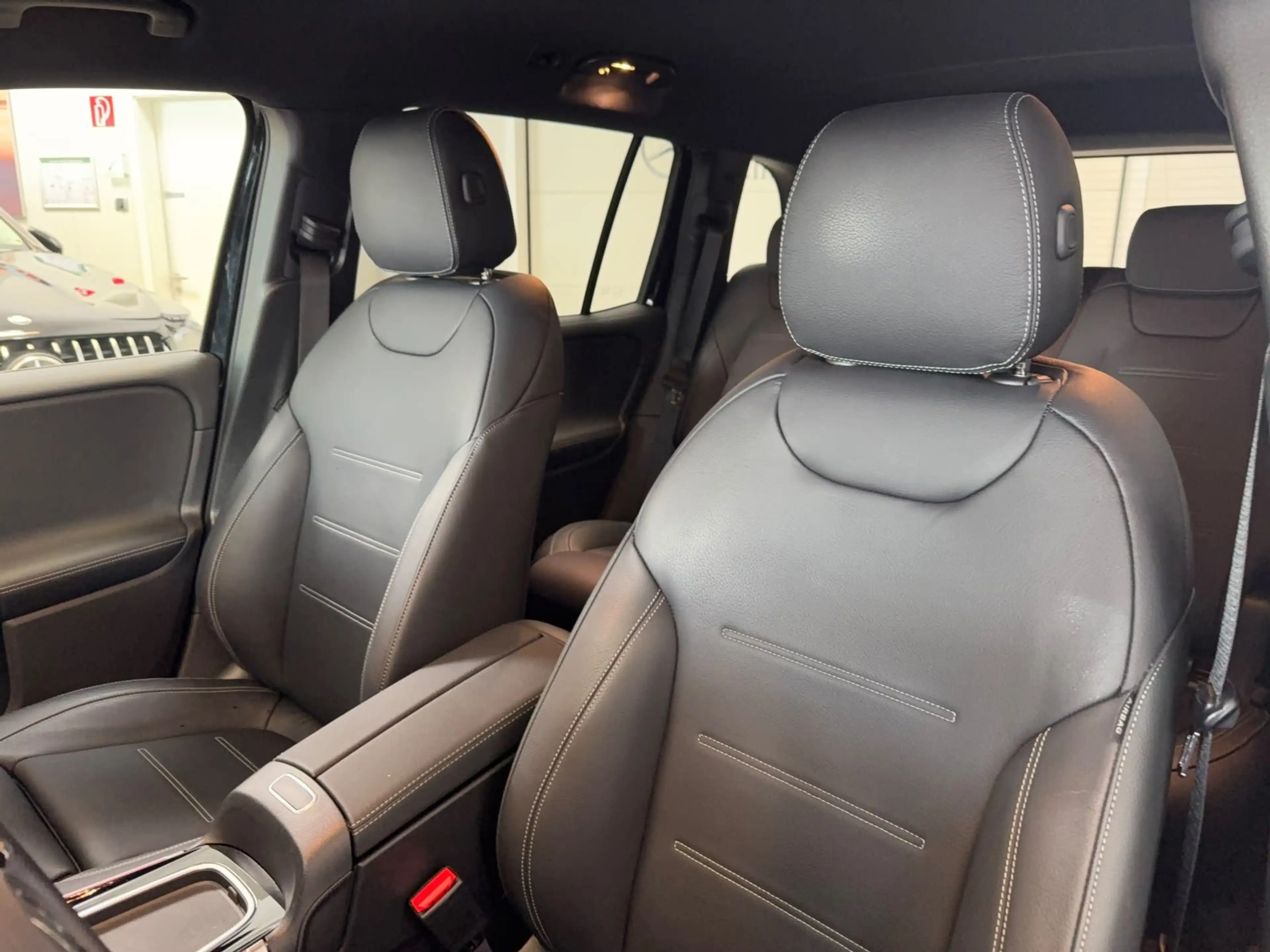 Mercedes-Benz EQB 350 4M AMG PREM.+20"+BURMES+LEDER+AHK+SIDEBG — photo 15