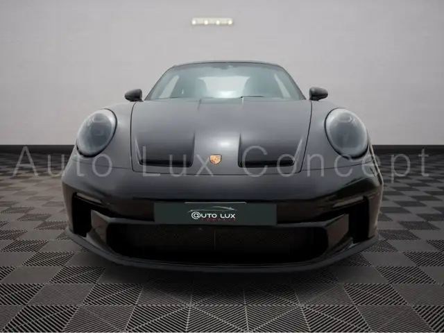 Porsche 911 view 2