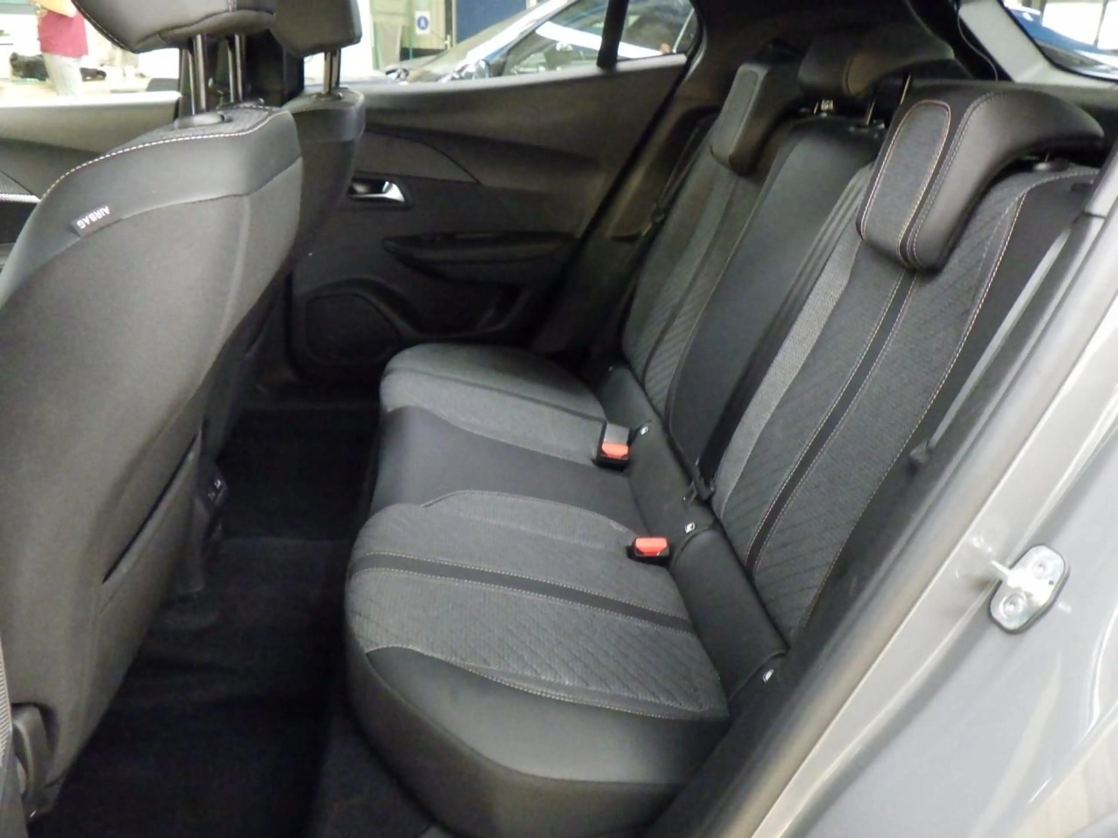 Peugeot e-2008 EV Allure Avantage 54 kWh | Fase 3 laden | SOH 99% — photo 8