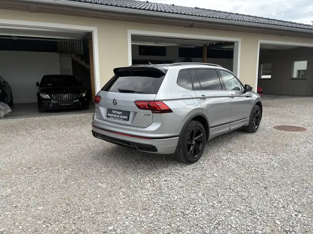 Volkswagen Tiguan Allspace view 6