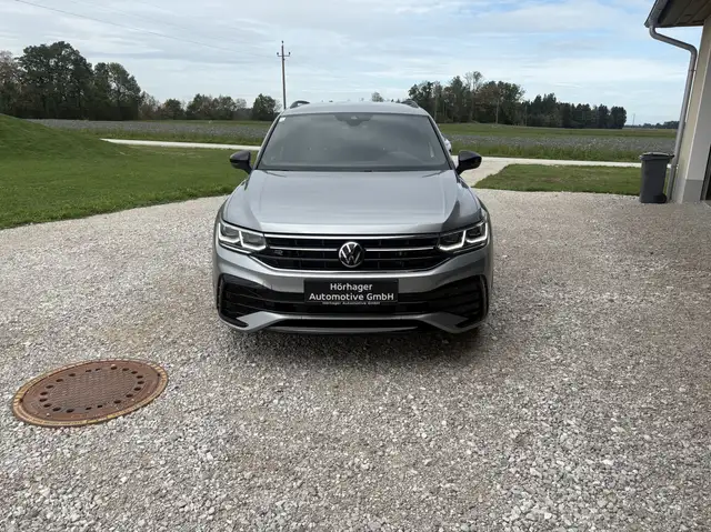 Volkswagen Tiguan Allspace view 3