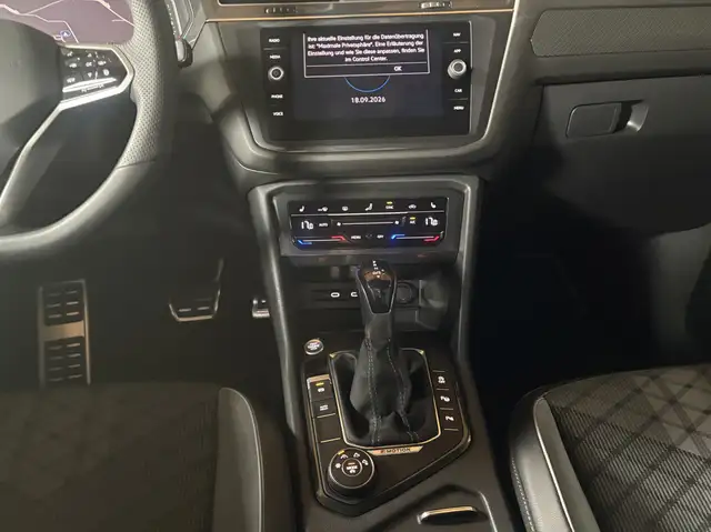 Volkswagen Tiguan Allspace view 11