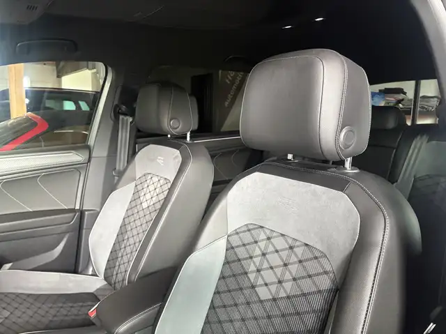 Volkswagen Tiguan Allspace view 13