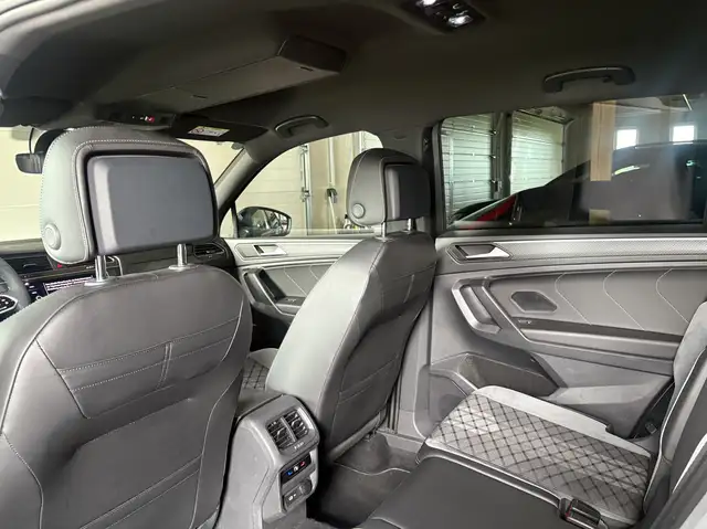 Volkswagen Tiguan Allspace view 8