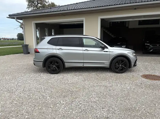 Volkswagen Tiguan Allspace view 7