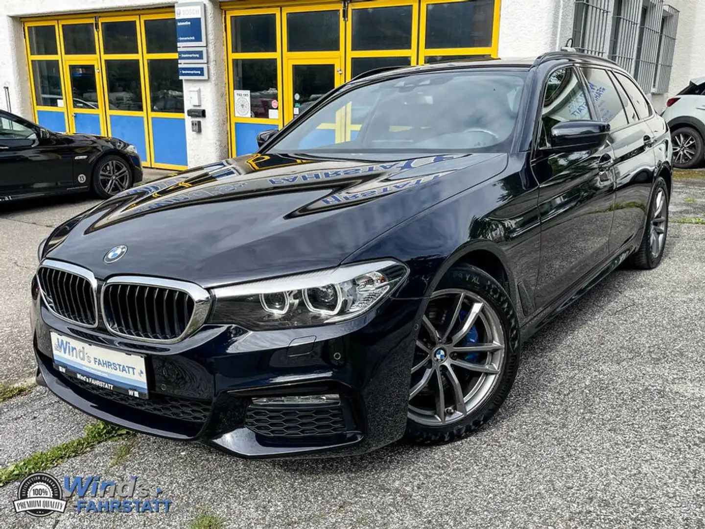 BMW 530 d xDrive Touring   M Sport / Navi / Panorama Schwarz - 1
