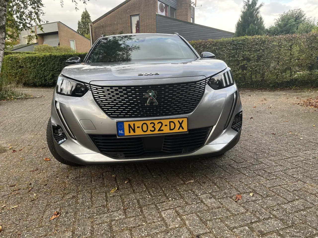 Peugeot e-2008