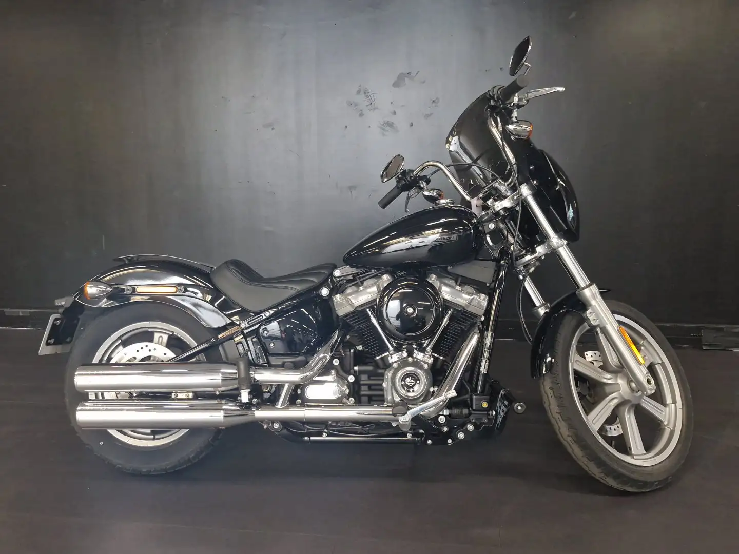 Harley-Davidson Softail Negro - 2