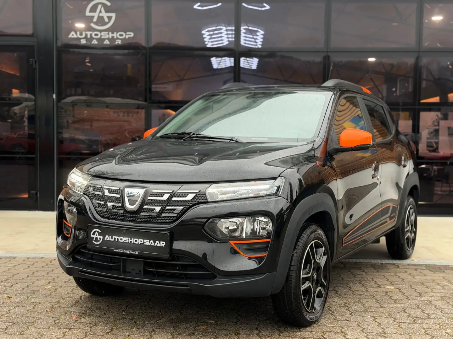 Dacia Spring Electric Comfort Plus CAM/NAVI/PDC Schwarz - 1