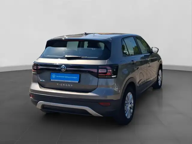 Volkswagen T-Cross view 3