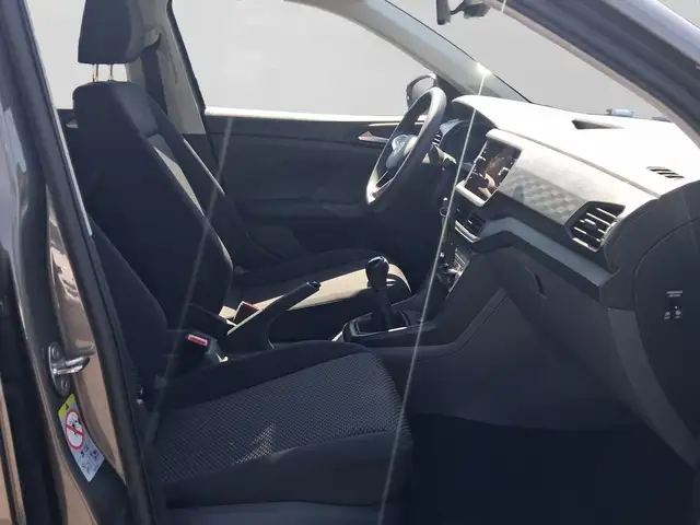 Volkswagen T-Cross view 4