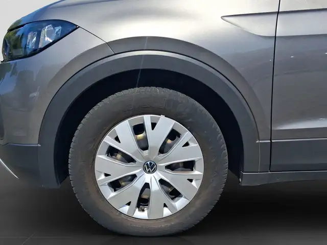 Volkswagen T-Cross view 6
