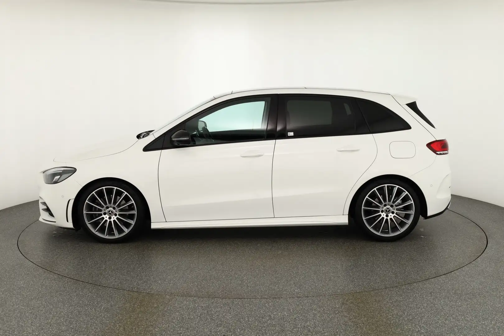 Mercedes-Benz B 150 B220 d AMG Line Navi ACC Burmester Panorama 360° Weiß - 2