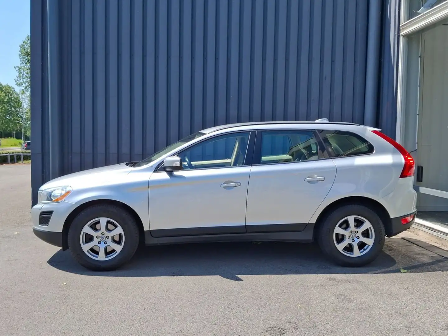 Volvo XC60 2.0 T5 Kinetic XENON | LEDER | DEALER ONDERHOUDEN! Gris - 2