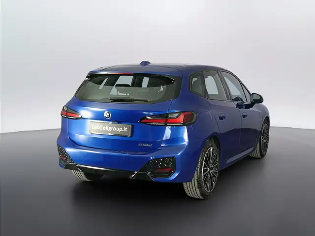 BMW 2 Series view 4