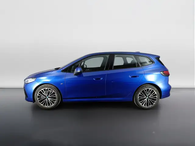 BMW 2 Series view 6