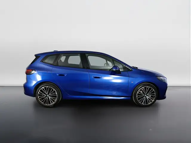 BMW 2 Series view 3