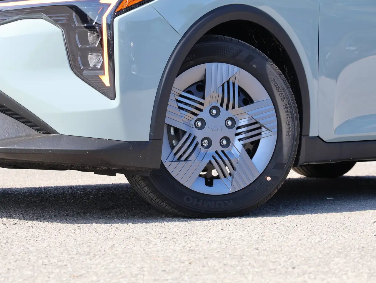Kia K4 снимка Kia K4