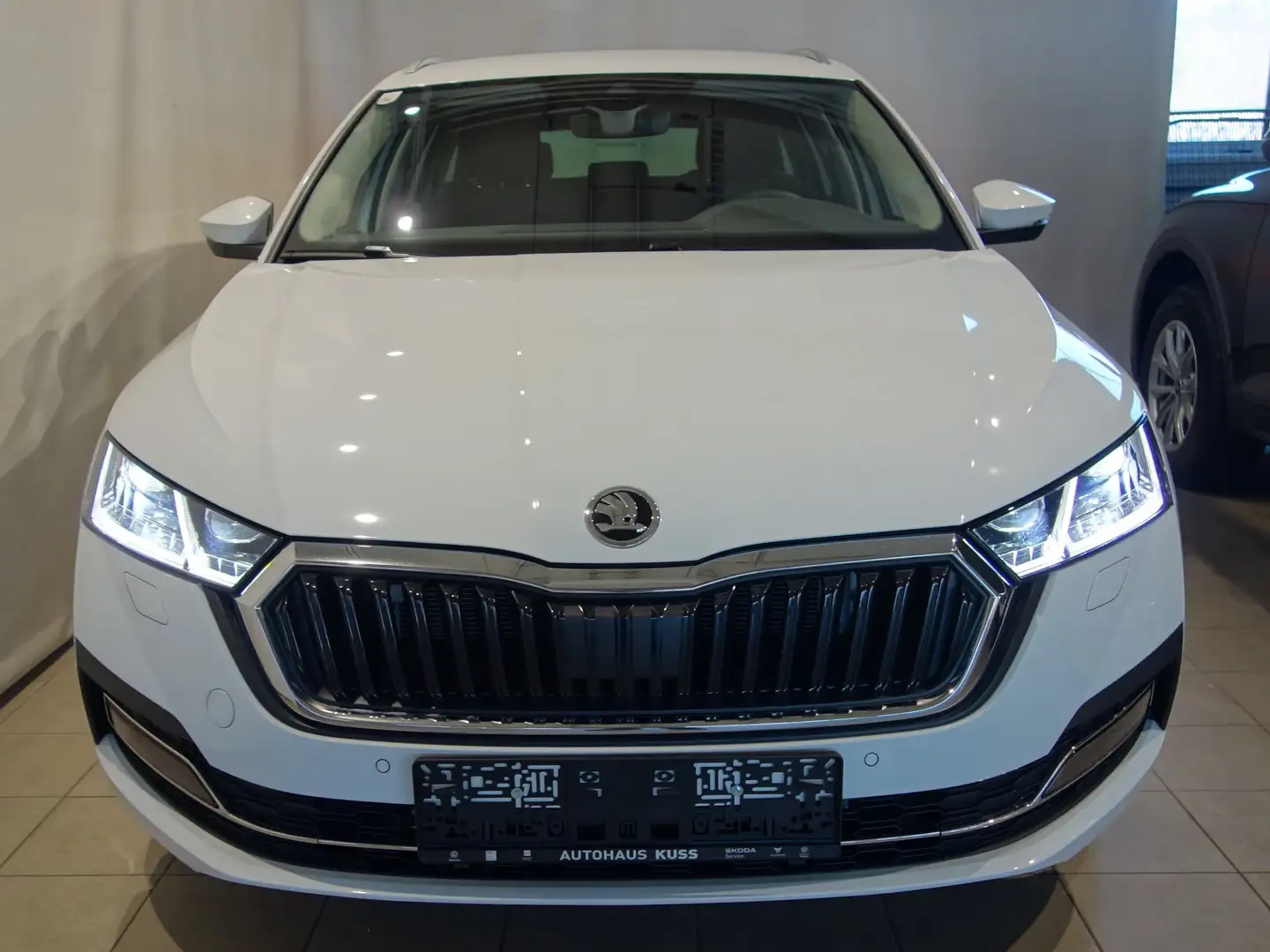 Skoda Octavia Combi Style TSI e-tec DSG Weiß - 2