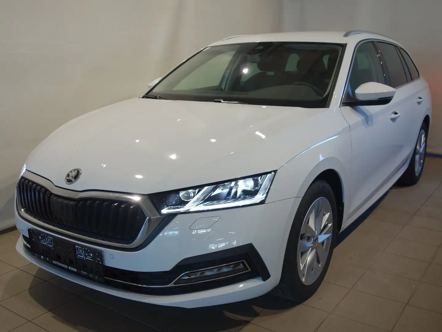 Skoda Octavia Combi Style TSI e-tec DSG Weiß - 1