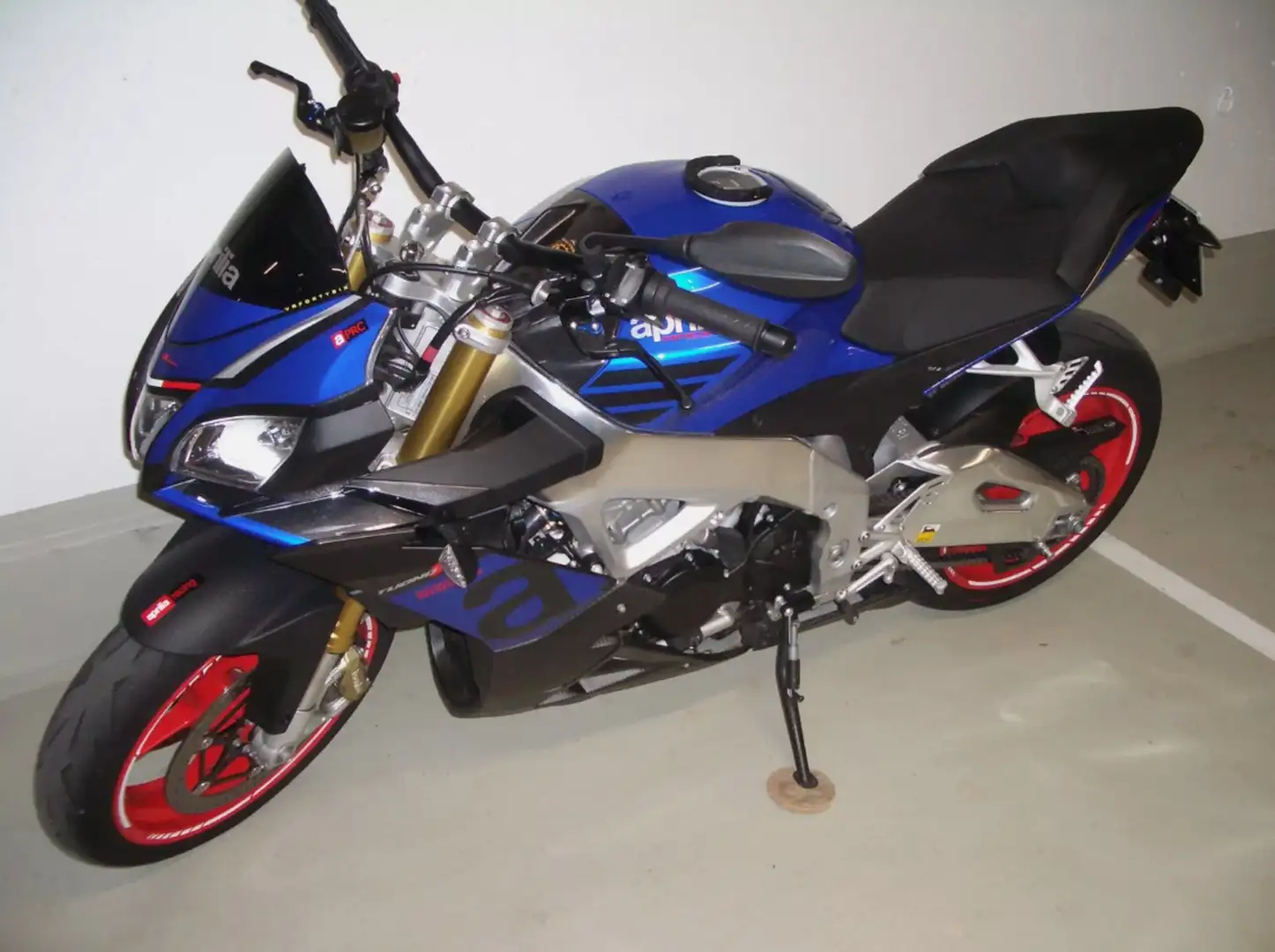 Aprilia Tuono Blue - 1