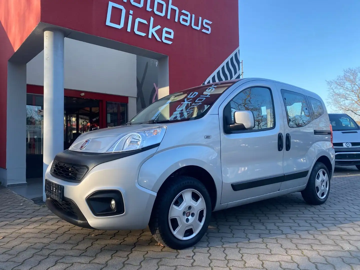 Fiat Qubo Lounge Sitzheizung AHK Klima PDC Gris - 1