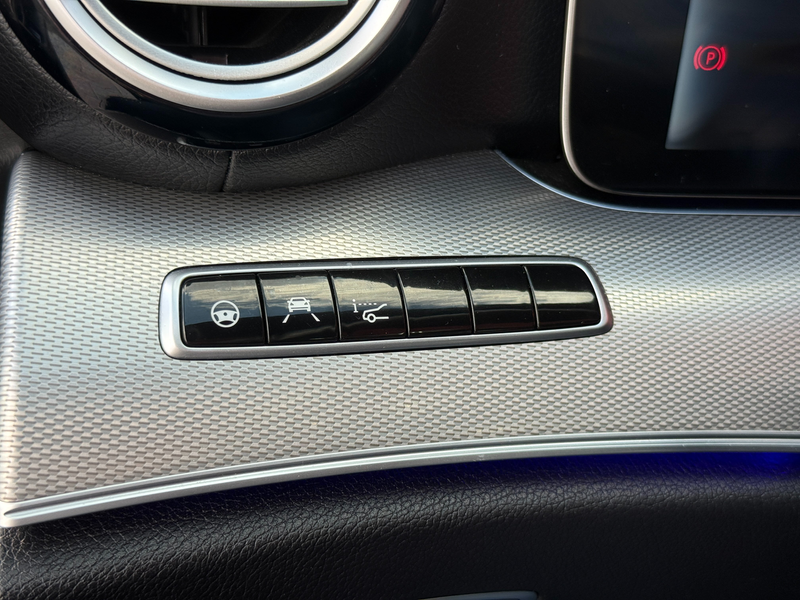 Mercedes-Benz E 350 d|AMGLine|Schiebed|Widescreen|Lenkass|Spurass|HUD — photo 8